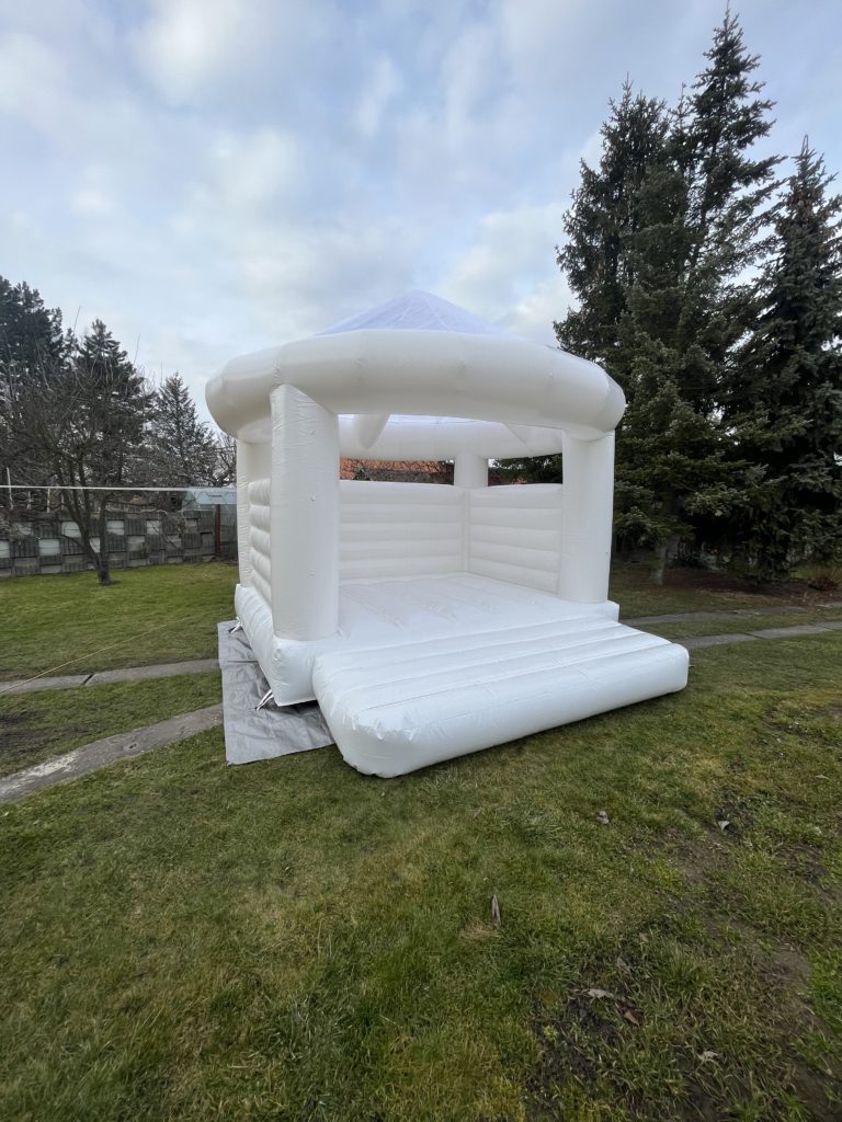 Svatební skákací hrad Svatební skákací hrad