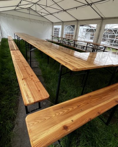 Pivní sety půjčovna a pronájem Pivní sety v párty stanu - rozložení do U PÁRTY BESKYDY